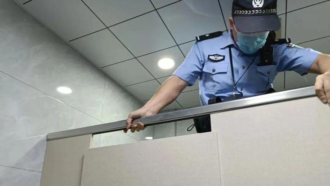 千万别开门_坏叔叔是哪个开门开门_开门见什么最吉利