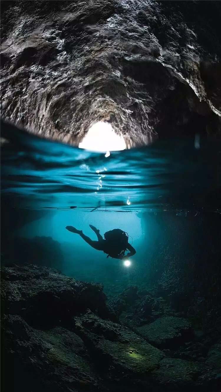 深海潜水艇游戏_深海潜水艇级安全车身参考了_深海潜水艇