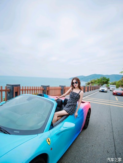 美女洗_美女穿丝袜洗美脚视频_美女洗淋浴