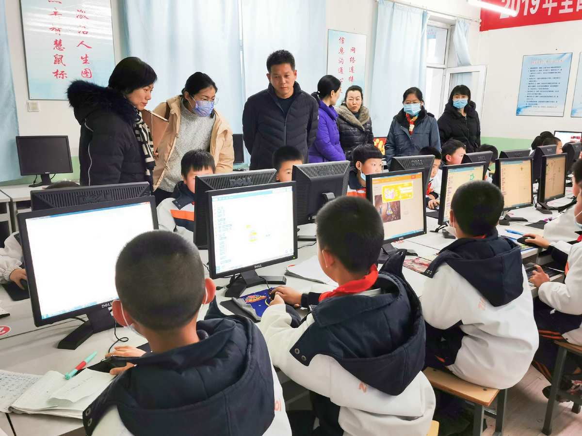 小学生模拟器_手机游戏模拟小学生下载_模拟小学生中文版游戏