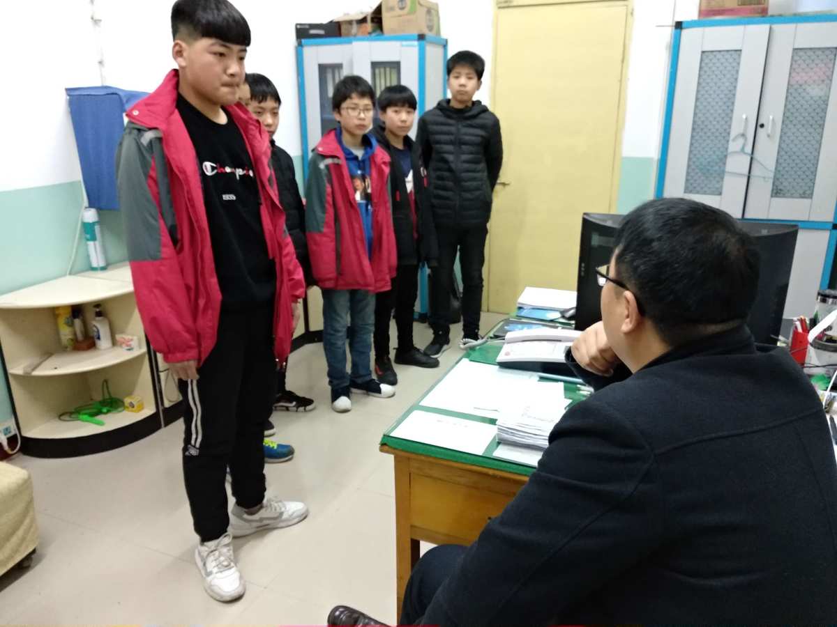 校长手机游戏破解版_校长游戏安卓_手机校长游戏