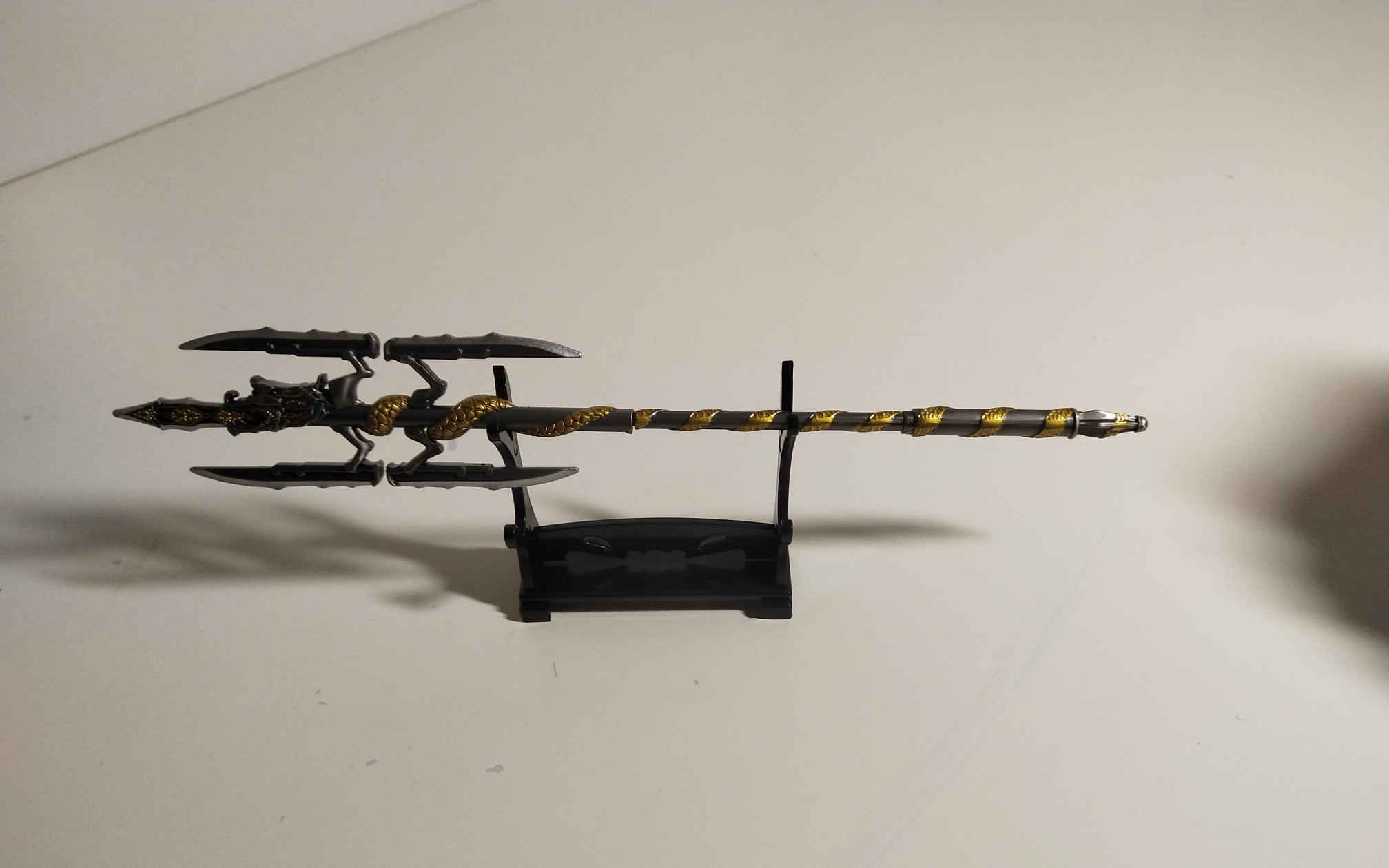 霸气武器手机游戏大全_霸气的游戏武器名字_手机游戏武器霸气