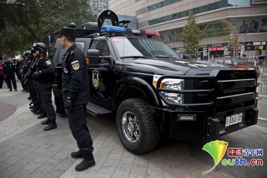 特警特警游戏_手机游戏特警车皮肤_特警游戏视频解说
