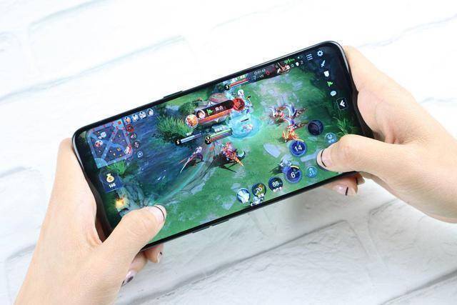 真我v3手机代码_真我手机调试代码_真我游戏手机800元代码