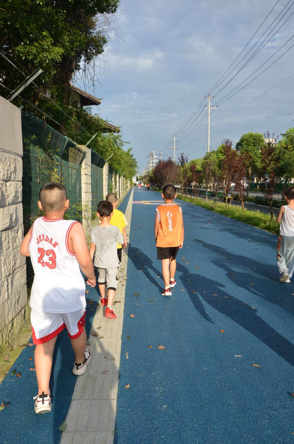 5月23日-清晨微风，阳光洒窗