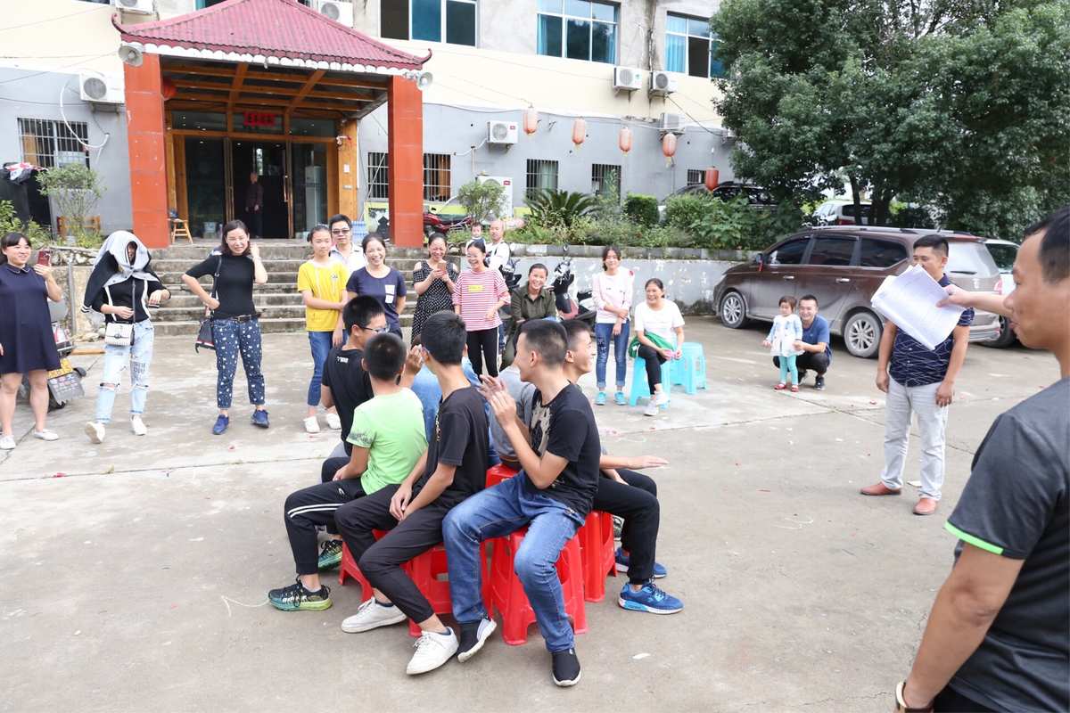 手机抢板凳游戏-抢板凳大作战，这些技巧让你成为板凳之王