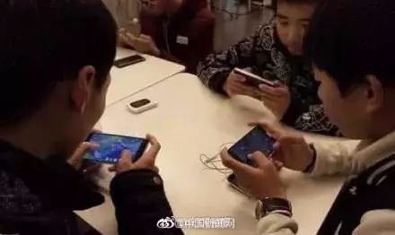 手机游戏广告的危害和好处_广告游戏的利弊_手机危害的广告语