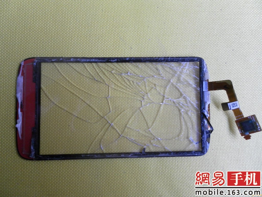 手机屏幕开裂游戏_屏幕破碎游戏_屏幕碎的游戏