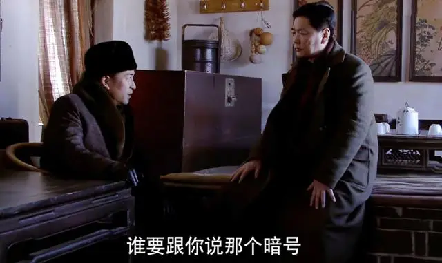 手机游戏躲疯狗-挑战与反应：在手机屏幕上逃避疯狗的追逐，挑战