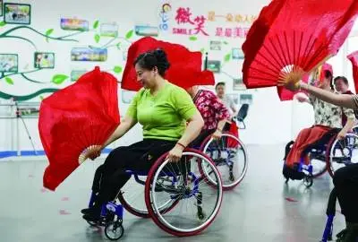 轮椅游戏_手机游戏轮椅闯关_坐轮椅闯关的游戏