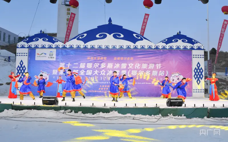滑雪手机游戏空翻多少度_手机游戏滑雪_滑雪手机游戏有电锯割人