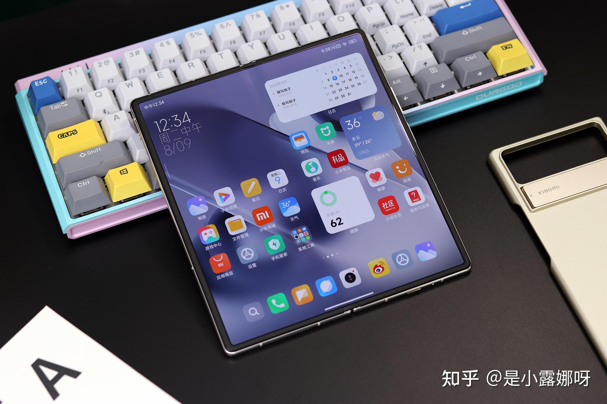 折叠手机玩电脑游戏卡顿_折叠手机打游戏_折叠屏手机玩游戏
